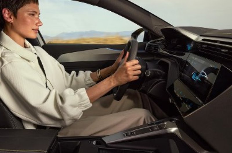 408 Hybrid TOP-OF-THE-RANGE COMFORT
