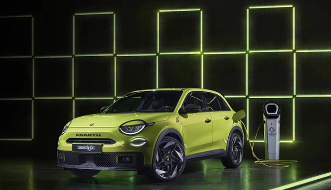ABARTH 600E CHARGING IN GREEN