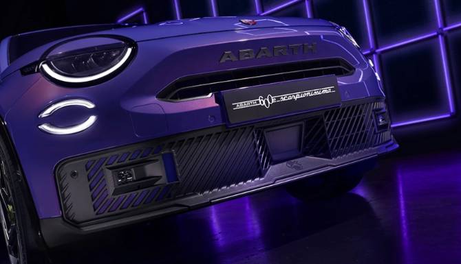 abarth 600 e in purple from the front