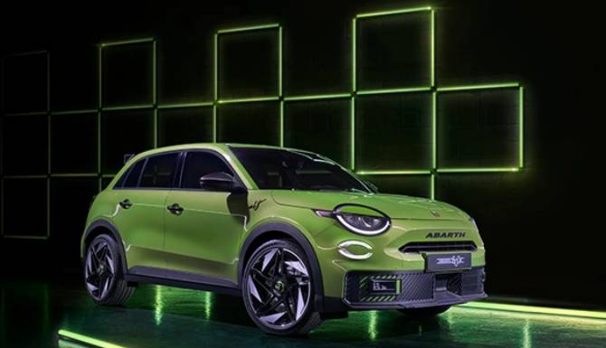 abarth 600 e turismo in acid green