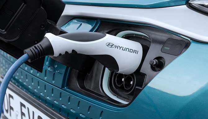 All-New-Hyundai-Kona-Electric-charging
