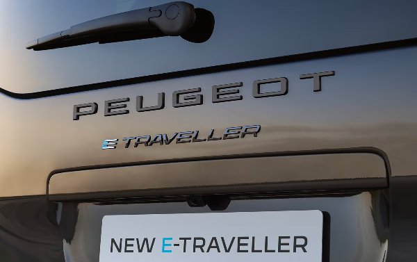 All-New Peugeot E-Traveller 02
