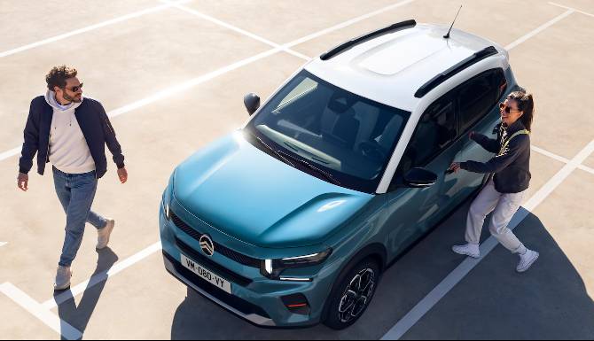 citroen c3 in blue from birdseye