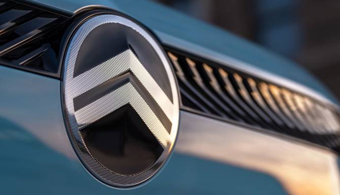 citroen c3 logo close up