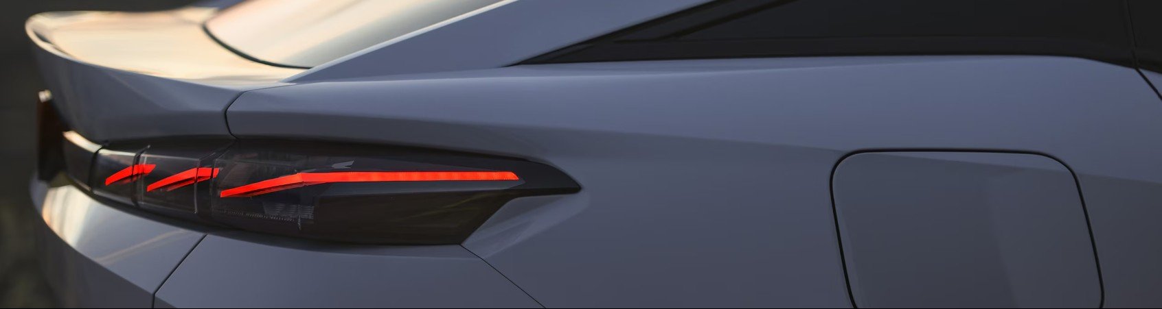 Close up of the rear side and light of the 408 Hybrid