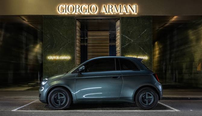 fiat 500 giorgior armani from the side