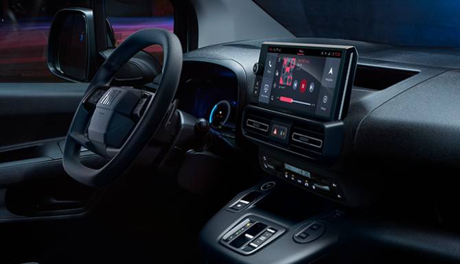 fiat dablo interior space infotainment