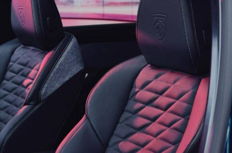 Front e-3008 seats