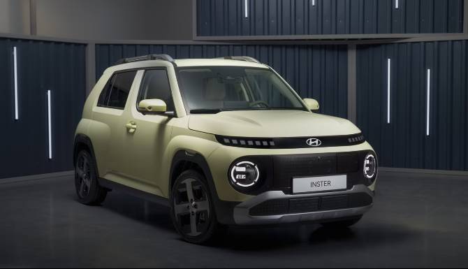 Hyundai Inster from side