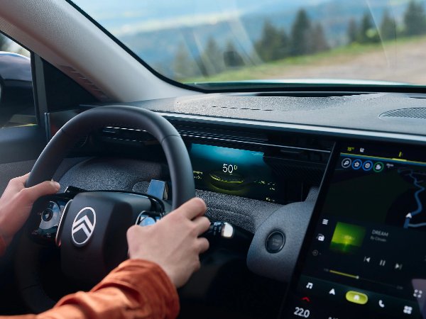 Interior new-c5-aircross