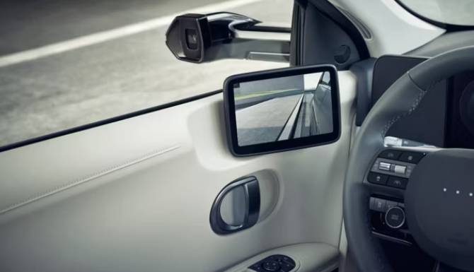 IONIQ 5 digital mirrors