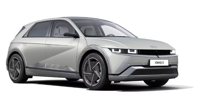 IONIQ 5 in silver