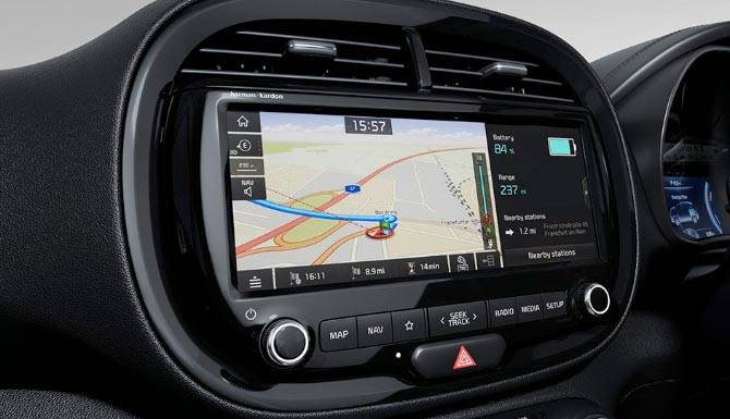 Kia-Soul-EV-interior-10.25-inch-LED-display