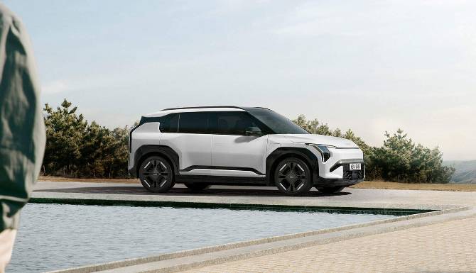 KIA EVS GT LINE OUTSIDE