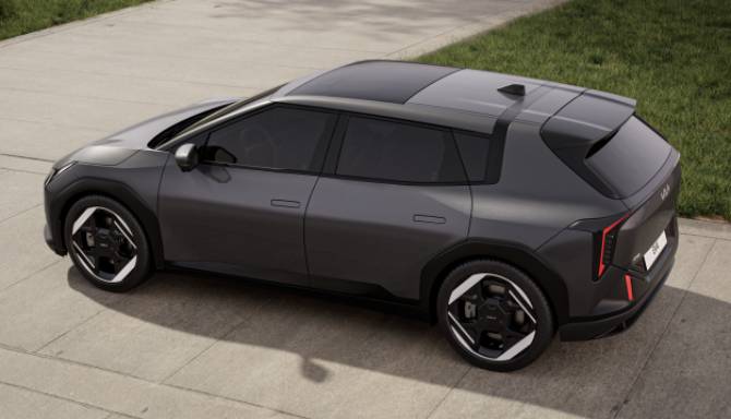kia ev4 in dark grey from the side