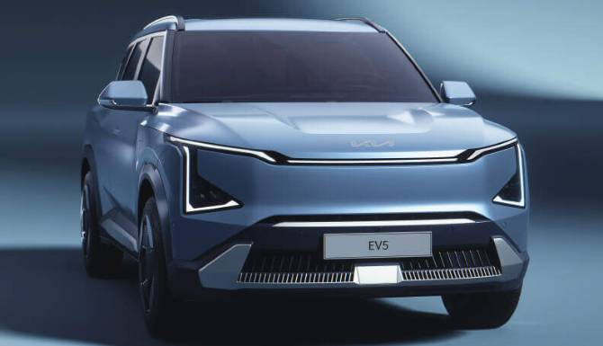 Kia EV5 from the front in blue