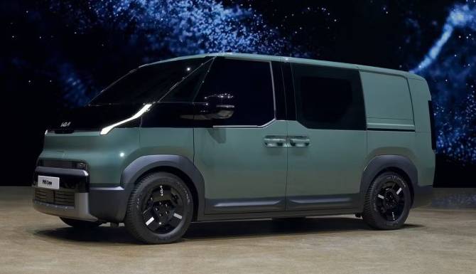 kia pv5 crew van in green from side view