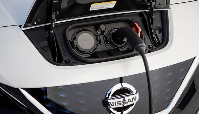 Nissan LEAF 2018 Charging