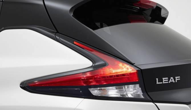 Nissan LEAF rear spoiler