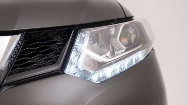NISSAN X-TRAIL - LED HEADLIGHTS