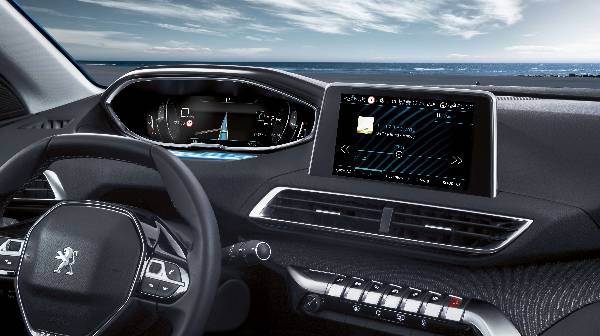 peugeot 5008 suv dash display