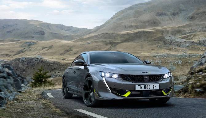 Peugeot 508 PSE front-end lifestyle