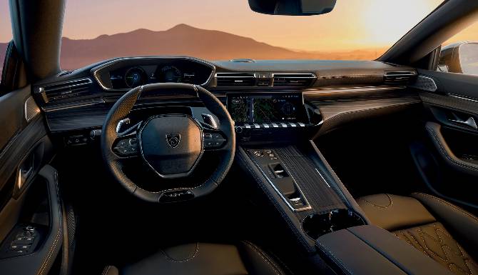 Peugeot 508 SW steering wheel and dashboard