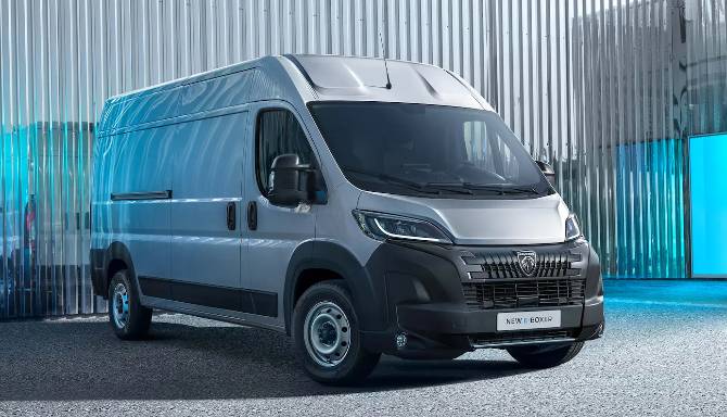 Peugeot E-Boxer exterior