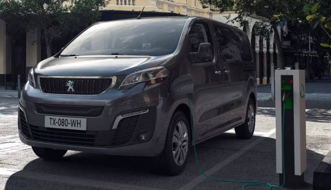 PEUGEOT e-Traveller