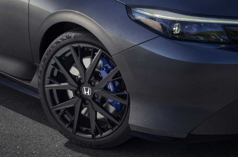 closee up the alloy wheels