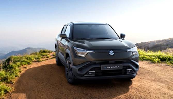 suzuki e vitara on cliff edge