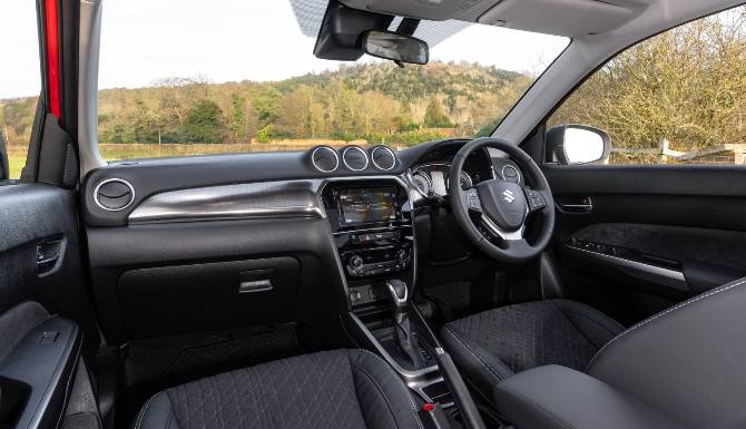 File:2020 Suzuki Vitara GLX 2WD with Hikarii bodykit interior in Brunei.jpg  - Wikipedia