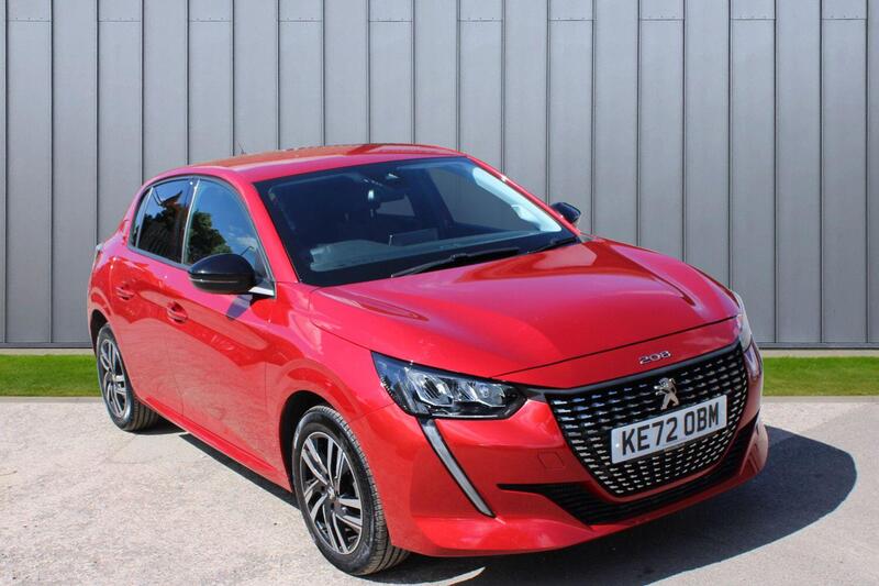 PEUGEOT 208