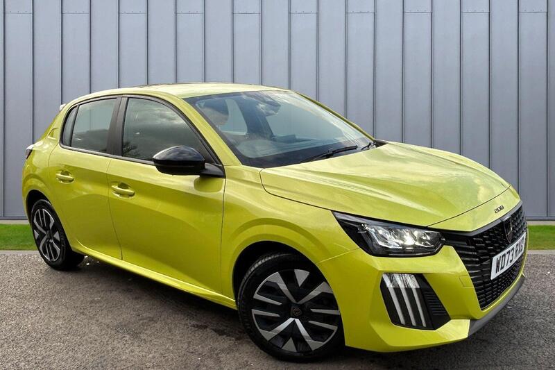 PEUGEOT 208
