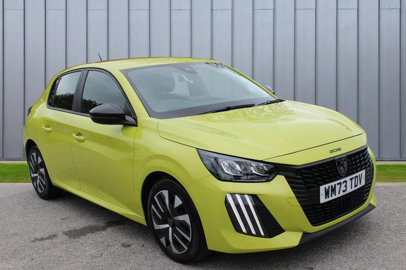 PEUGEOT 208